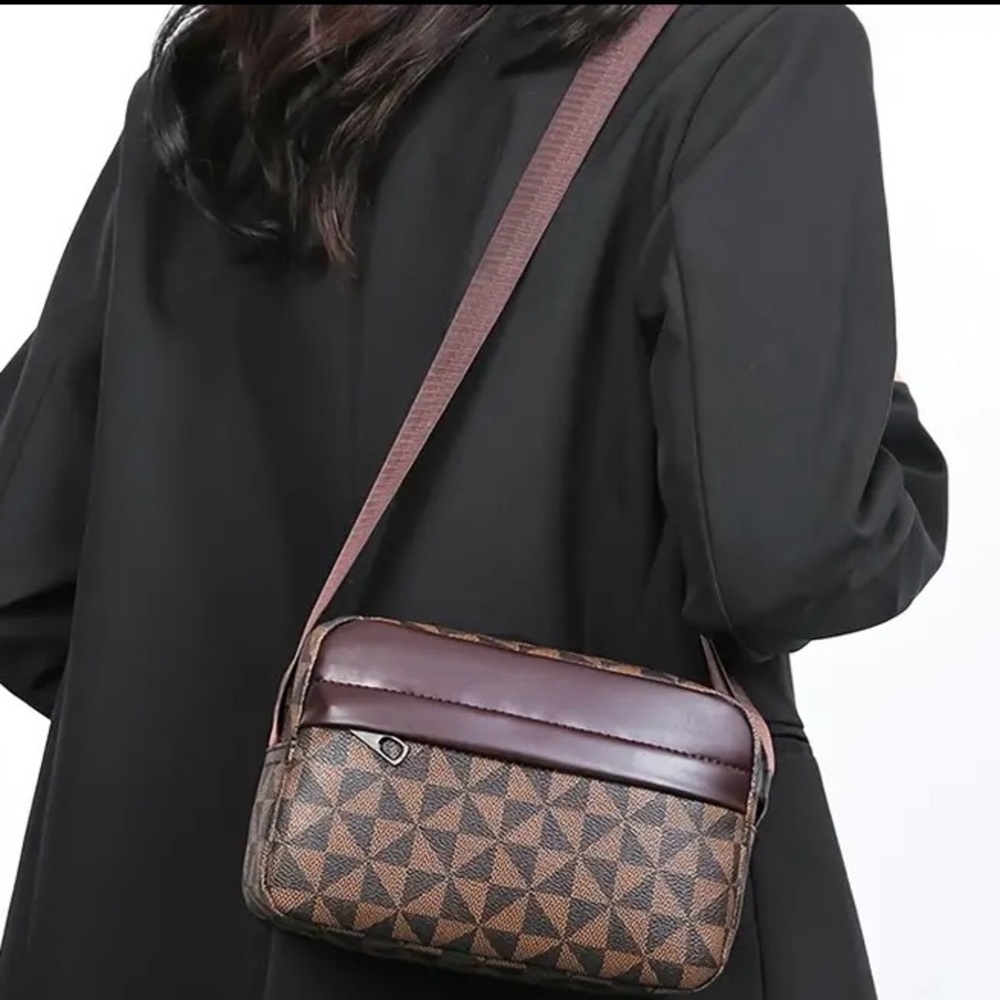 Men’s Brown Fashion Personality small shoulder crossbody bag New without
